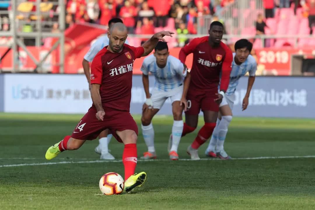 河北华夏幸福队员意气风发，实力不容小觑