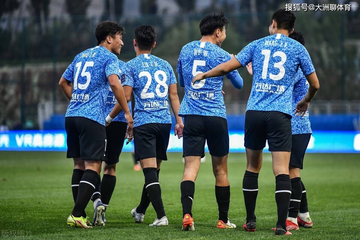 包含巴黎圣日耳曼教练压力巨大！，费德勒遭遇十二持续失利赢得满堂喝彩的词条