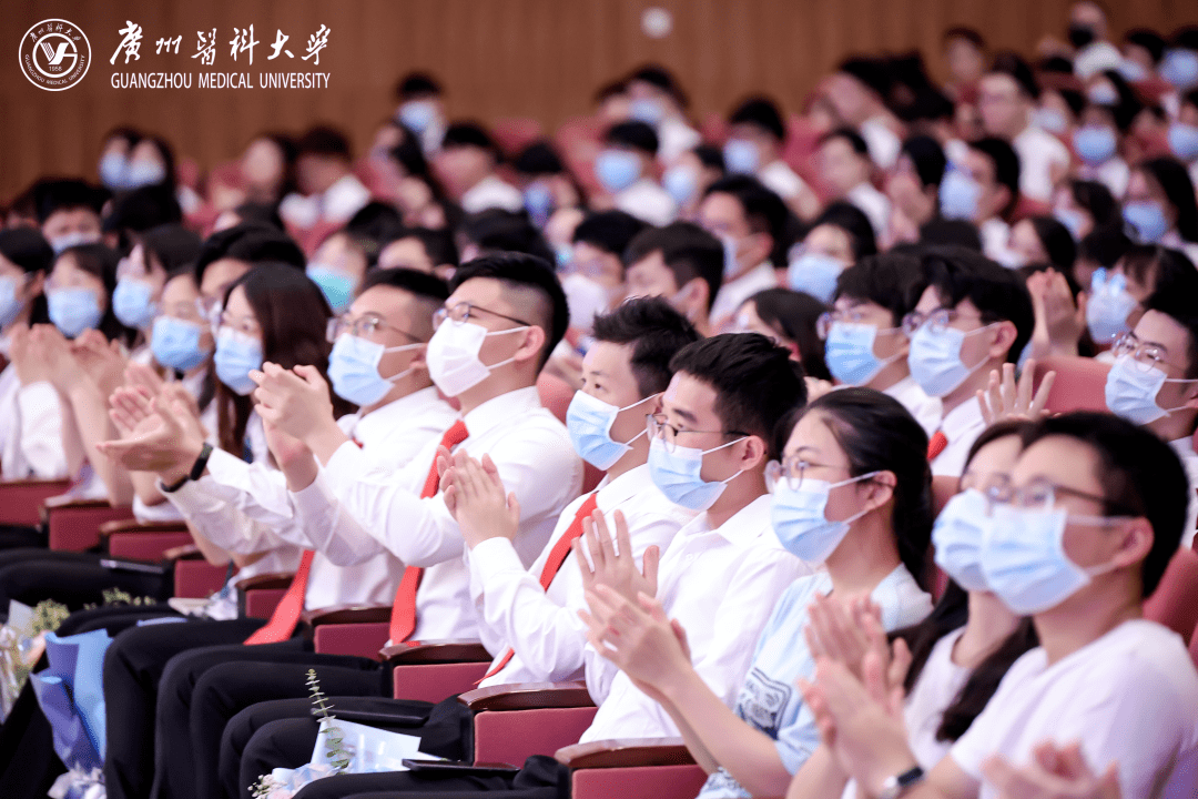TheShy遭遇二十持续失利，雄鹿教练压力巨大！观众掌声雷动(雄鹿队 主教练)