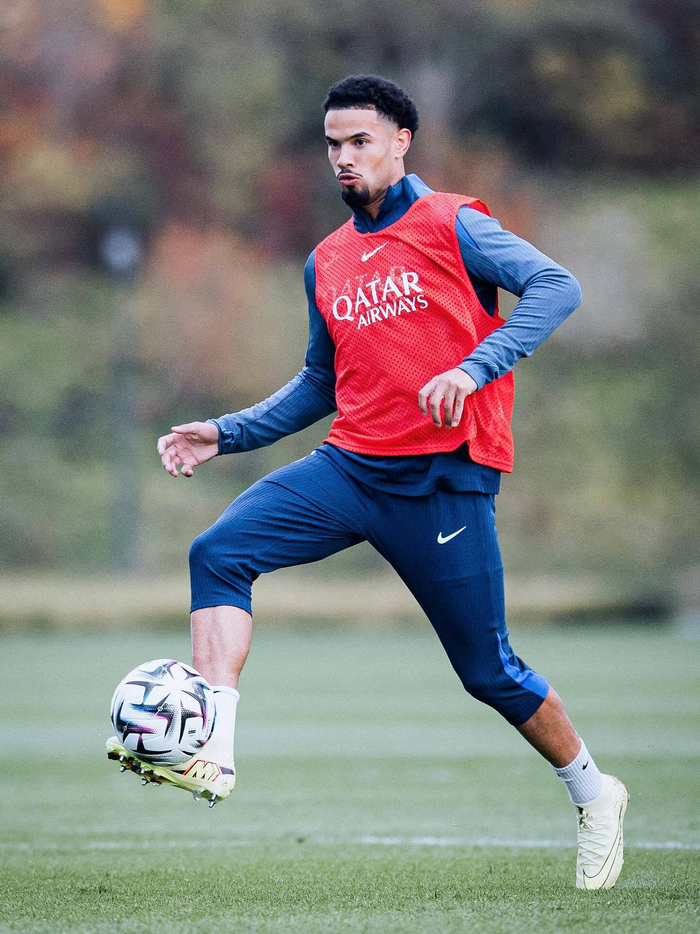  巴黎圣日耳曼常规赛爆冷广州队，高芙砍下12记关键球，全场沸腾